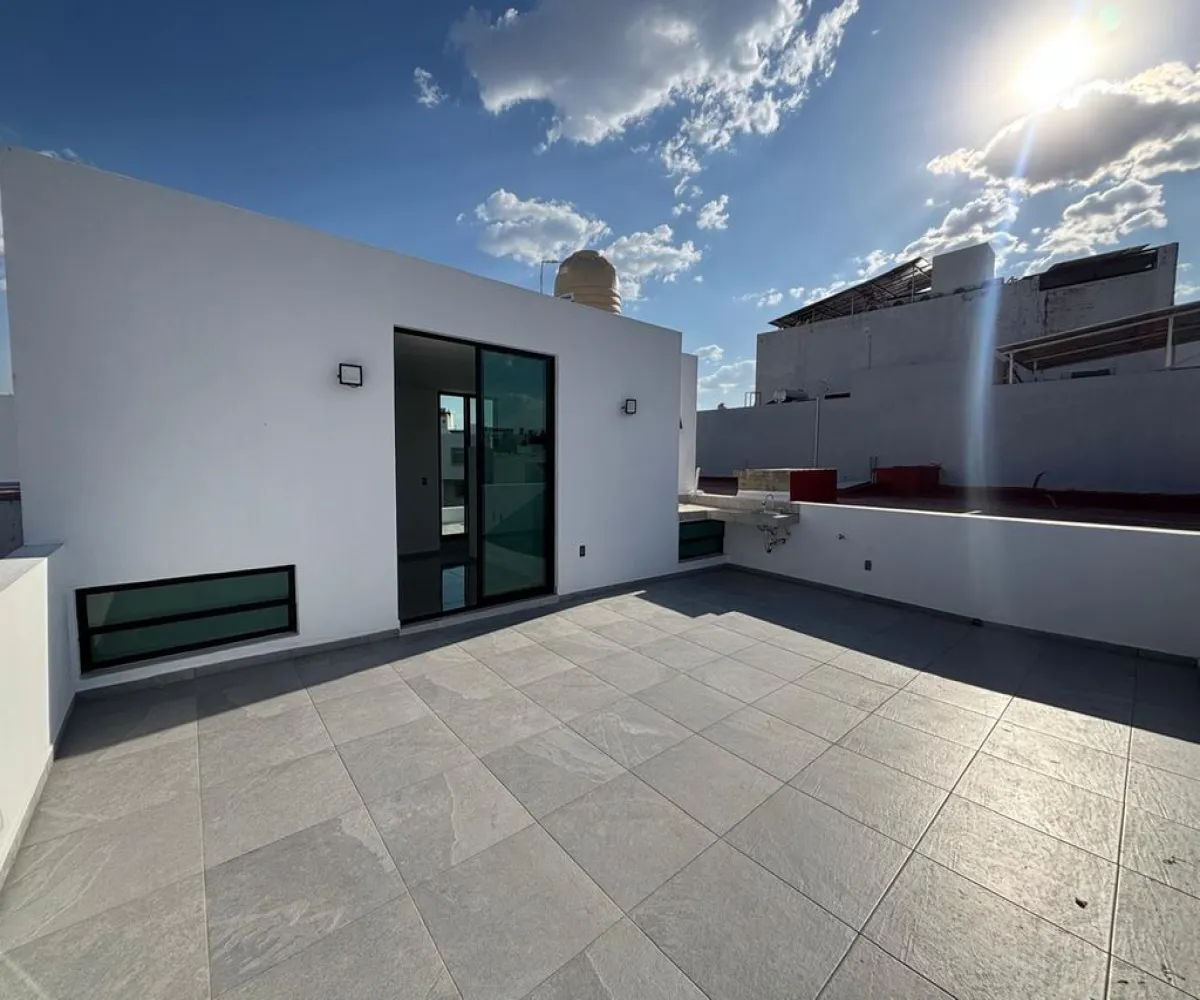 Casa En Venta,La Cima,Avenida de la Mancha 293, Zapopan, Jalisco 45134, 3 Habitaciones,5 Baños,Avenida de la Mancha,3,pbc6eKl