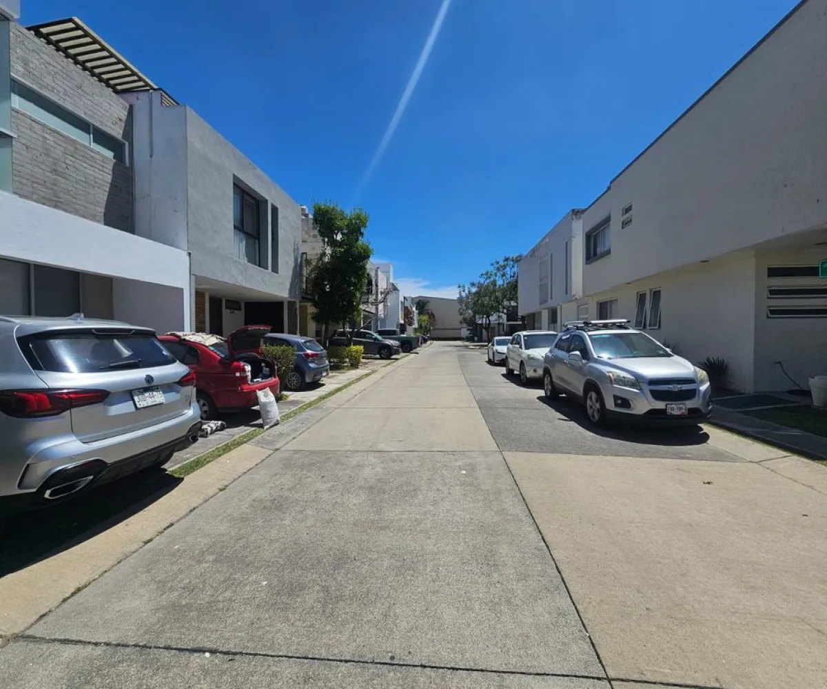 Casa En Renta,coto 1,Boulevard Santillana 11 25, Zapopan, Jalisco 45134, 3 Habitaciones,2 Baños,Boulevard Santillana,1,pvuKUAI