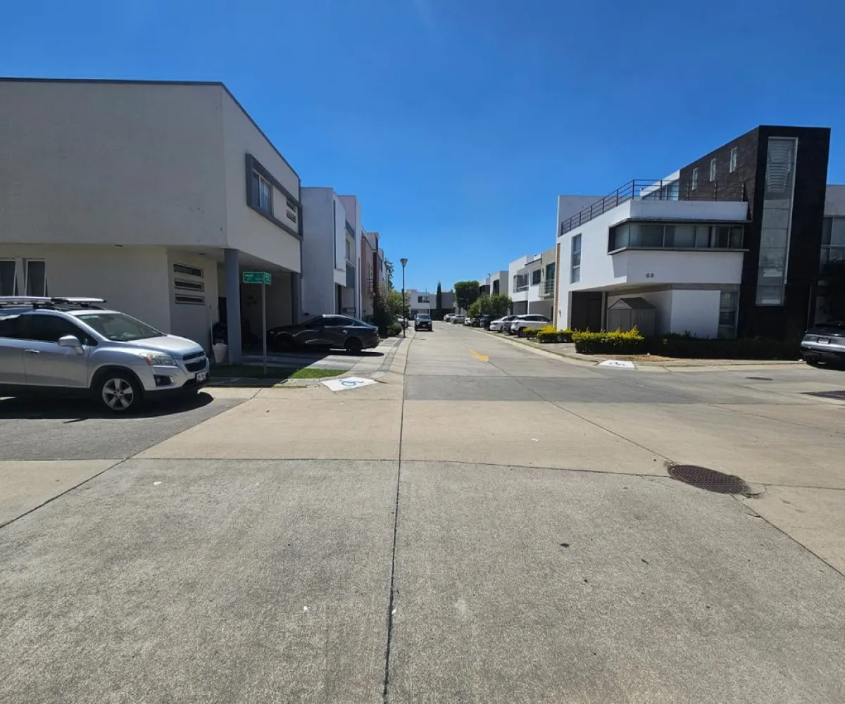 Casa En Renta,coto 1,Boulevard Santillana 11 25, Zapopan, Jalisco 45134, 3 Habitaciones,2 Baños,Boulevard Santillana,1,pvuKUAI