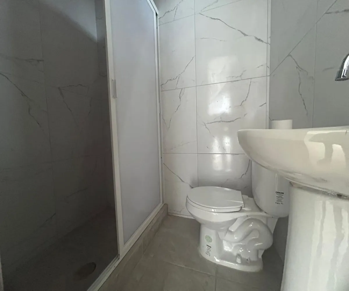 Casa En Renta,Lagos del Country,Avenida Patria 2477, Guadalajara, Jalisco 44210, 4 Habitaciones,3 Baños,Avenida Patria,1,prI50aS