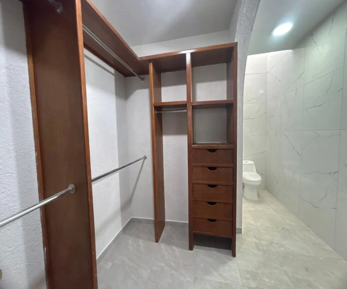 Casa En Renta,Lagos del Country,Avenida Patria 2477, Guadalajara, Jalisco 44210, 4 Habitaciones,3 Baños,Avenida Patria,1,prI50aS