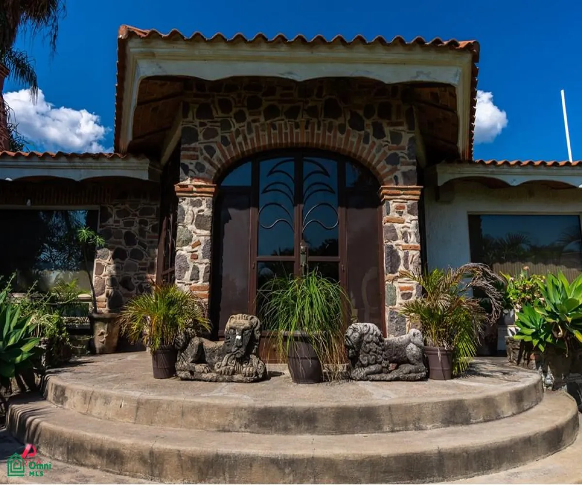 Casa En Venta,Ajijic,carretera chapala jocotepec #1300, Chapala, Jalisco 45820, 3 Habitaciones,3 Baños,carretera chapala jocotepec,MX23545350