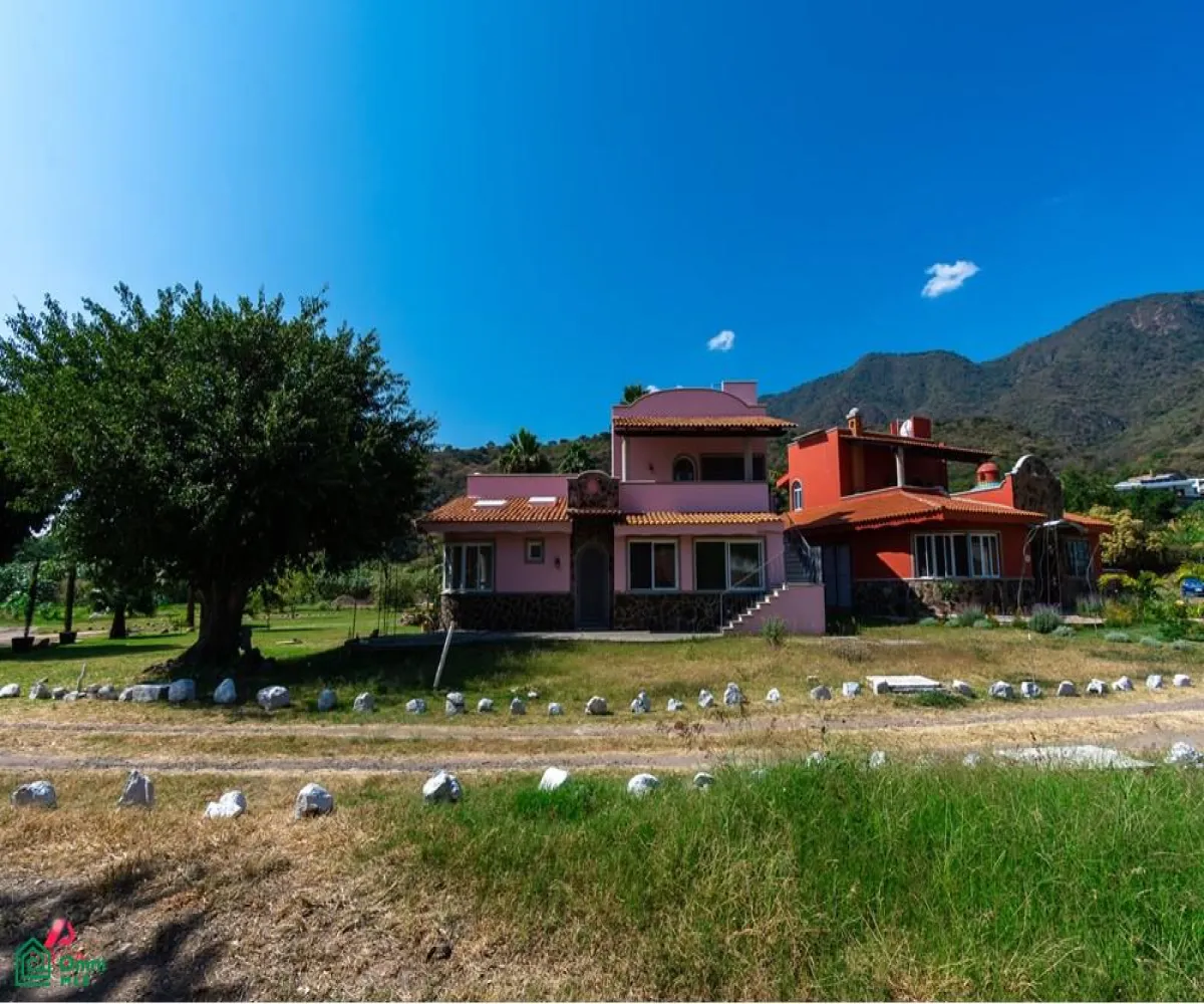 Casa En Venta,Ajijic,carretera chapala jocotepec #1300, Chapala, Jalisco 45820, 3 Habitaciones,3 Baños,carretera chapala jocotepec,MX23545350