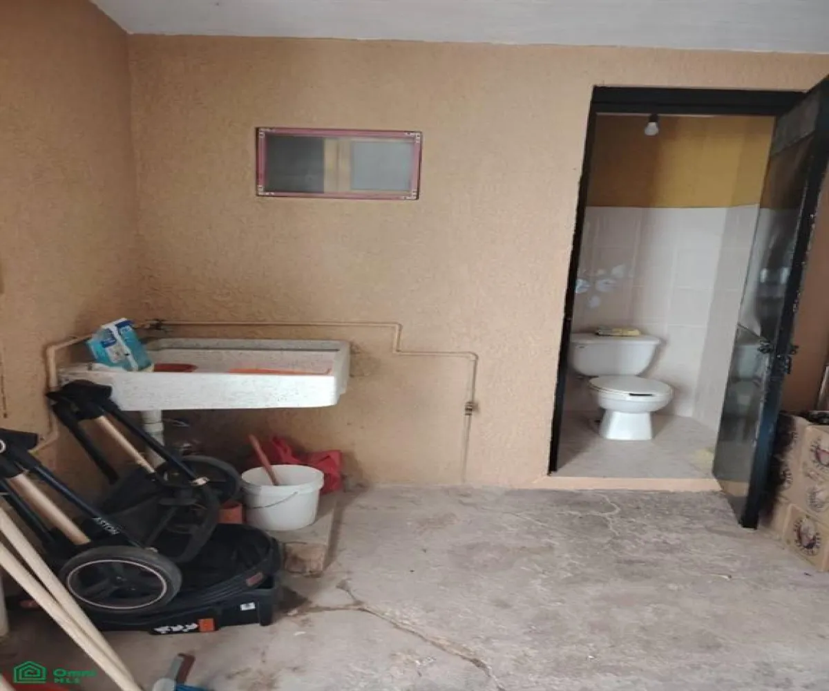 Casa En Venta,Las Liebres,Alfredo Barba 370, Tlaquepaque, Jalisco 45623, 4 Habitaciones,2 Baños,Alfredo Barba,2,MX251073623