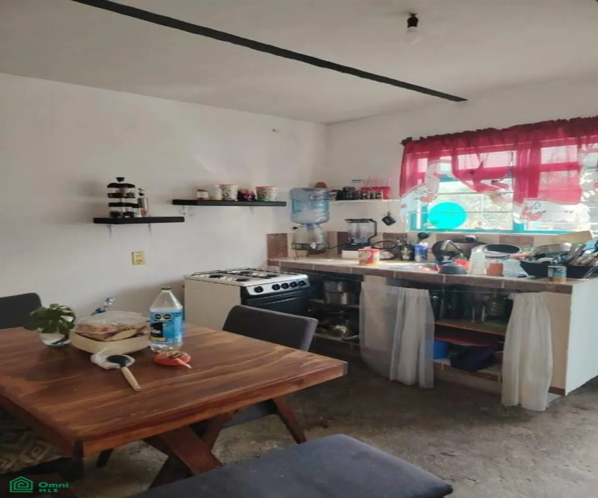 Casa En Venta,Las Liebres,Alfredo Barba 370, Tlaquepaque, Jalisco 45623, 4 Habitaciones,2 Baños,Alfredo Barba,2,MX251073623