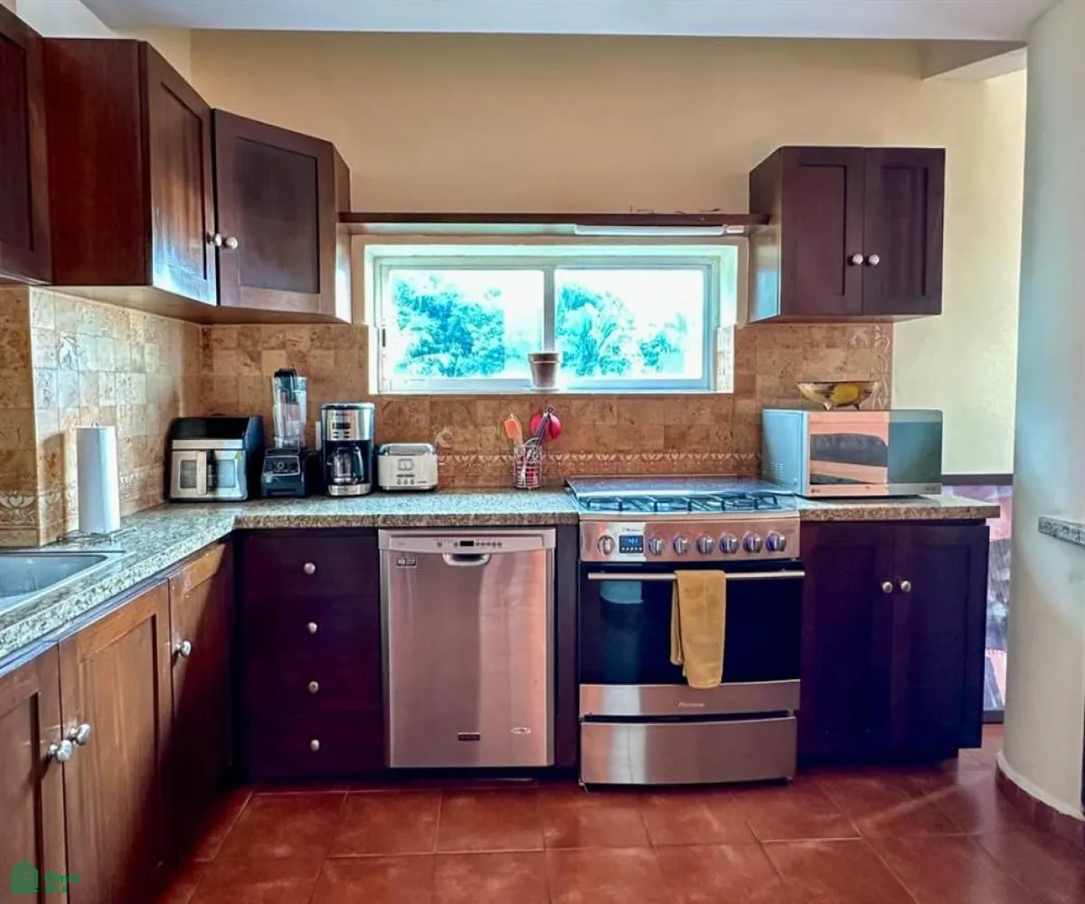 Departamento En Venta,5 de Diciembre,Andador Jamaica 1075, Puerto Vallarta, Jalisco 48350, 2 Habitaciones,2 Baños,Andador Jamaica,MX251073758