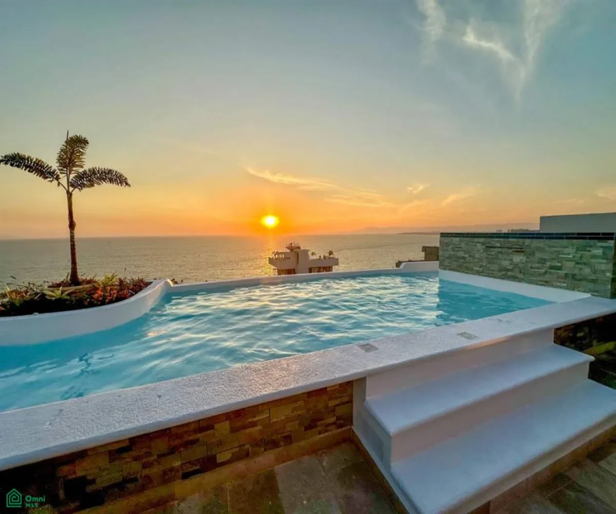 Departamento En Venta,5 de Diciembre,Andador Jamaica 1075, Puerto Vallarta, Jalisco 48350, 2 Habitaciones,2 Baños,Andador Jamaica,MX251073758