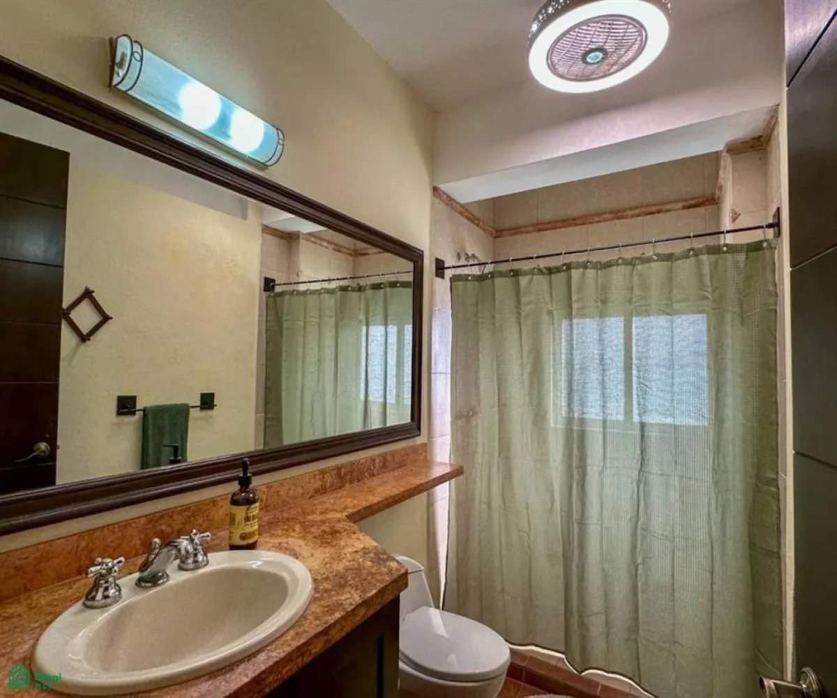 Departamento En Venta,5 de Diciembre,Andador Jamaica 1075, Puerto Vallarta, Jalisco 48350, 2 Habitaciones,2 Baños,Andador Jamaica,MX251073758