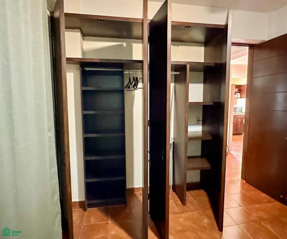 Departamento En Venta,5 de Diciembre,Andador Jamaica 1075, Puerto Vallarta, Jalisco 48350, 2 Habitaciones,2 Baños,Andador Jamaica,MX251073758