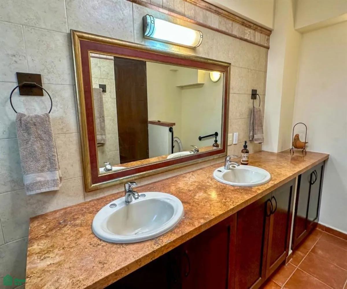 Departamento En Venta,5 de Diciembre,Andador Jamaica 1075, Puerto Vallarta, Jalisco 48350, 2 Habitaciones,2 Baños,Andador Jamaica,MX251073758