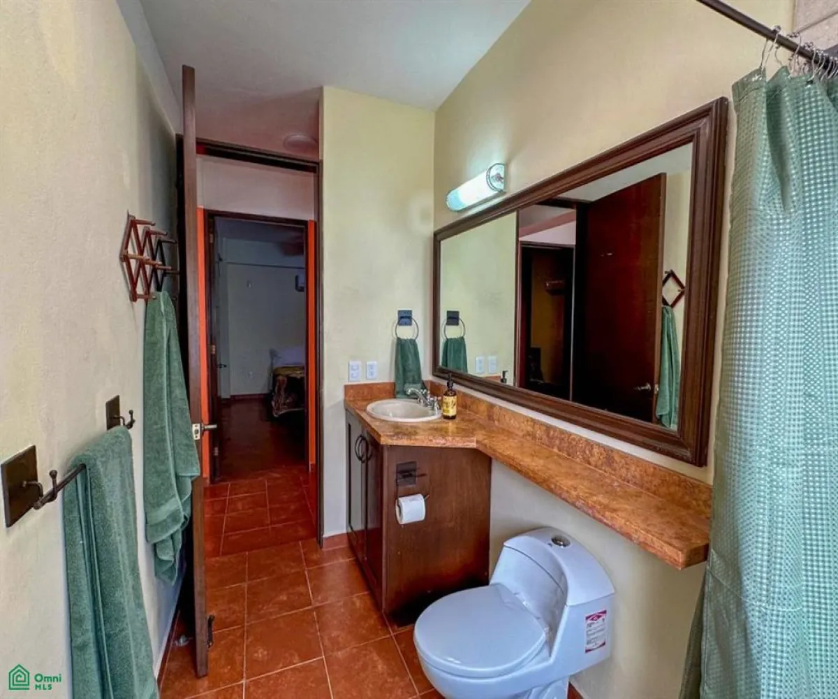 Departamento En Venta,5 de Diciembre,Andador Jamaica 1075, Puerto Vallarta, Jalisco 48350, 2 Habitaciones,2 Baños,Andador Jamaica,MX251073758