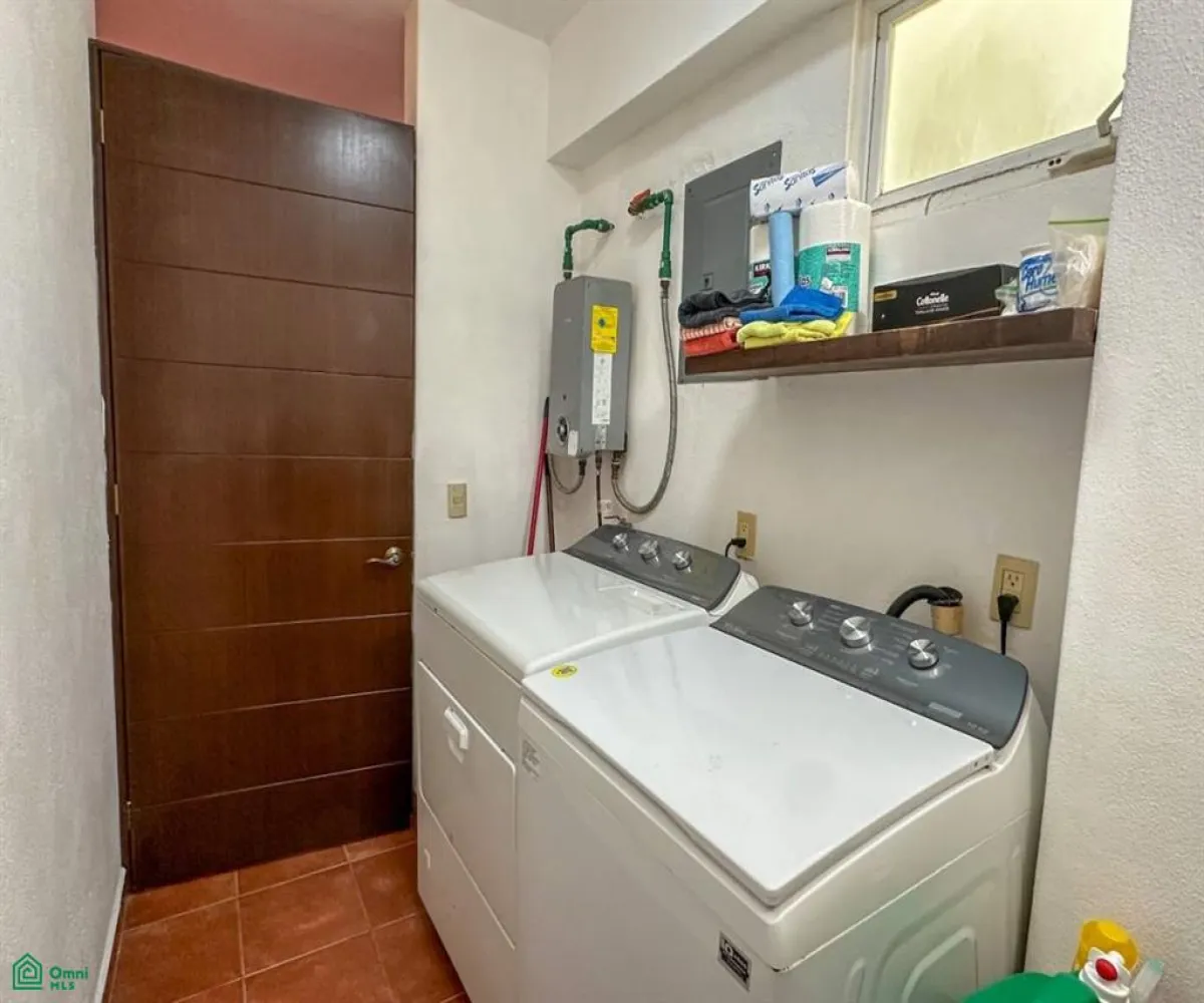 Departamento En Venta,5 de Diciembre,Andador Jamaica 1075, Puerto Vallarta, Jalisco 48350, 2 Habitaciones,2 Baños,Andador Jamaica,MX251073758