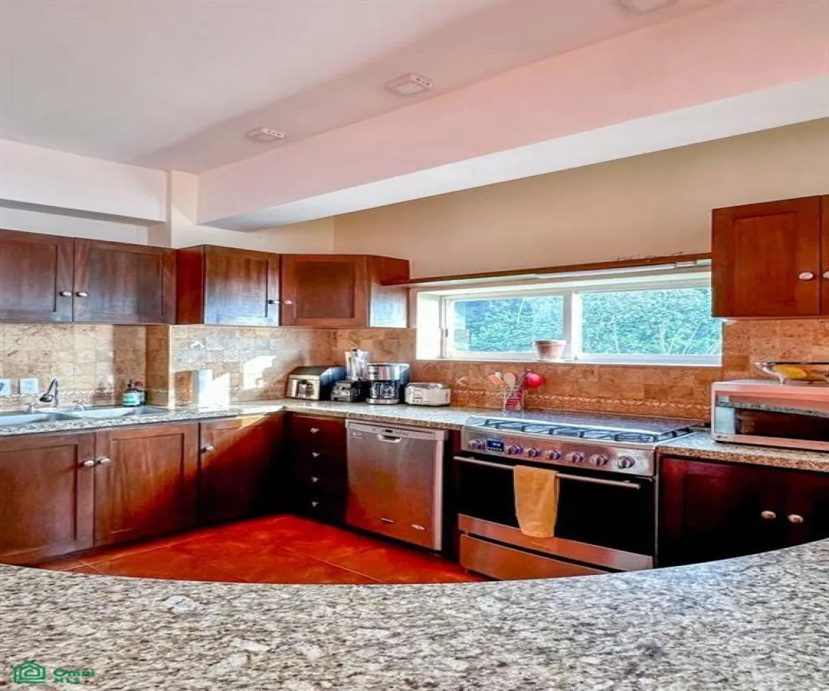 Departamento En Venta,5 de Diciembre,Andador Jamaica 1075, Puerto Vallarta, Jalisco 48350, 2 Habitaciones,2 Baños,Andador Jamaica,MX251073758