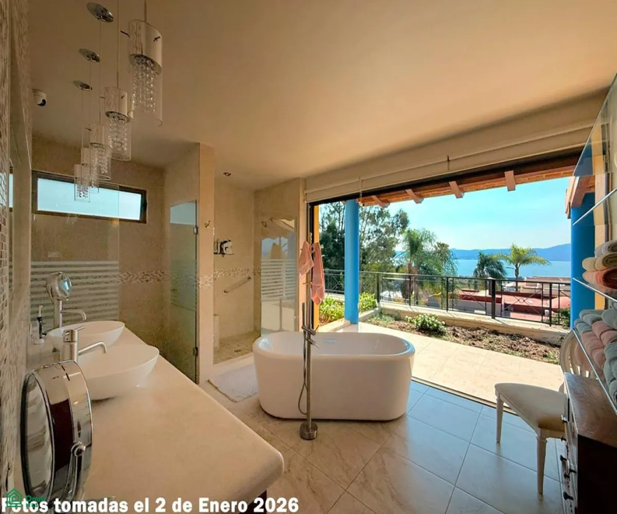 Casa En Venta,Chula Vista Norte,Av. La Paz 5, Chapala, Jalisco 45922, 4 Habitaciones,5 Baños,Av. La Paz,MX26005558M