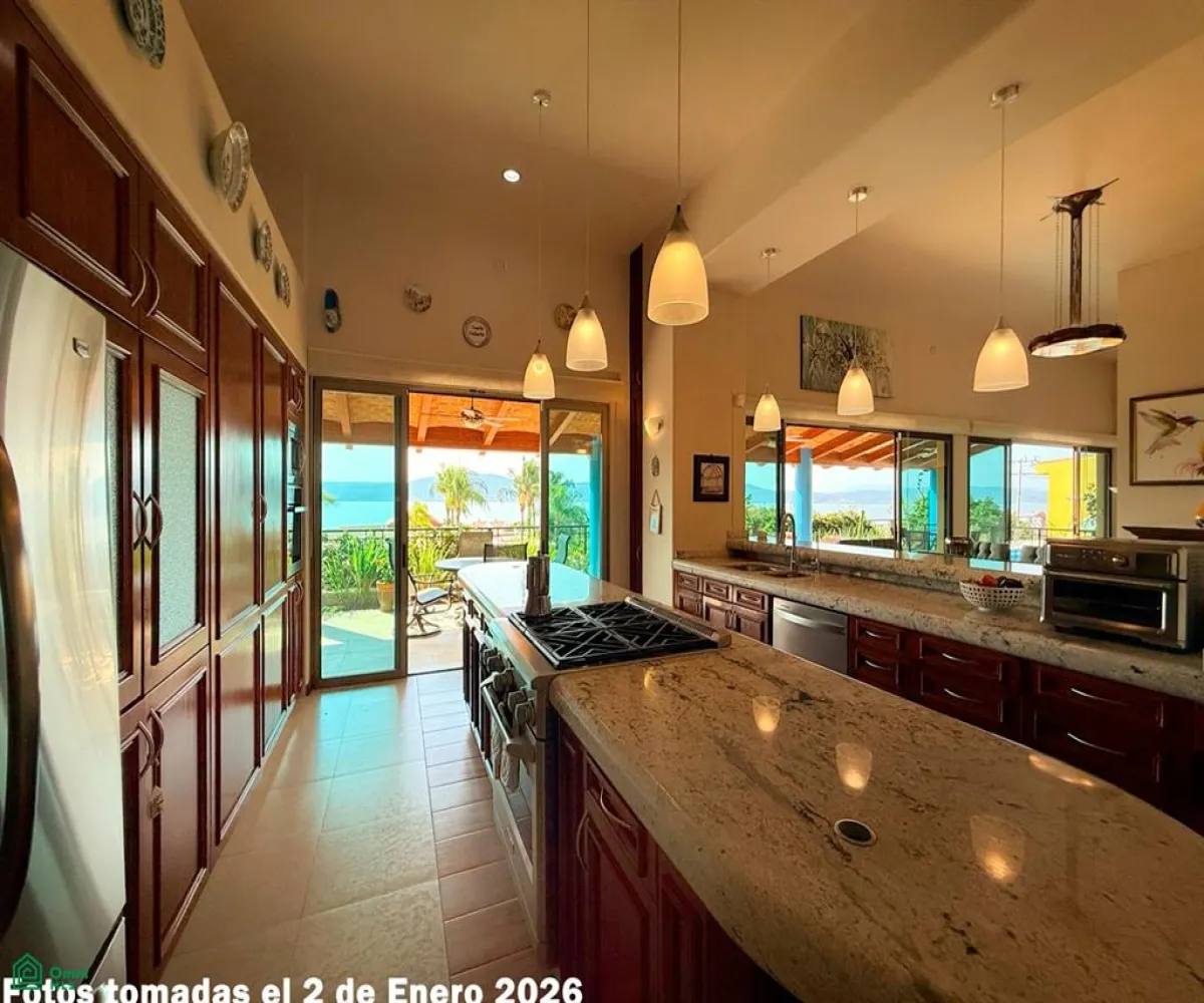 Casa En Venta,Chula Vista Norte,Av. La Paz 5, Chapala, Jalisco 45922, 4 Habitaciones,5 Baños,Av. La Paz,MX26005558M