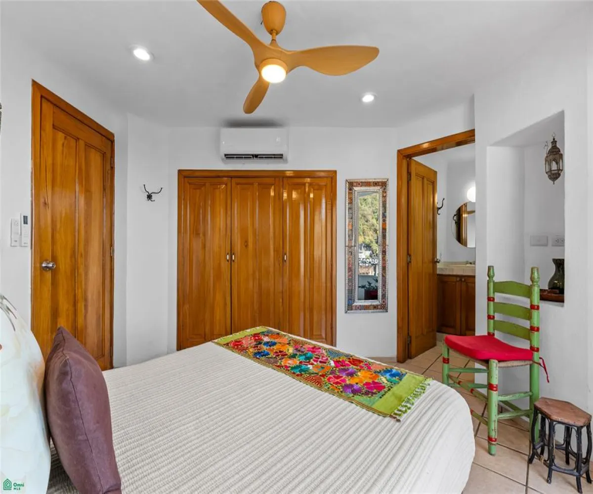 Departamento En Venta,Emiliano Zapata,Basilio Badillo 511, Puerto Vallarta, Jalisco 48380, 2 Habitaciones,2 Baños,Basilio Badillo,MX26005756M