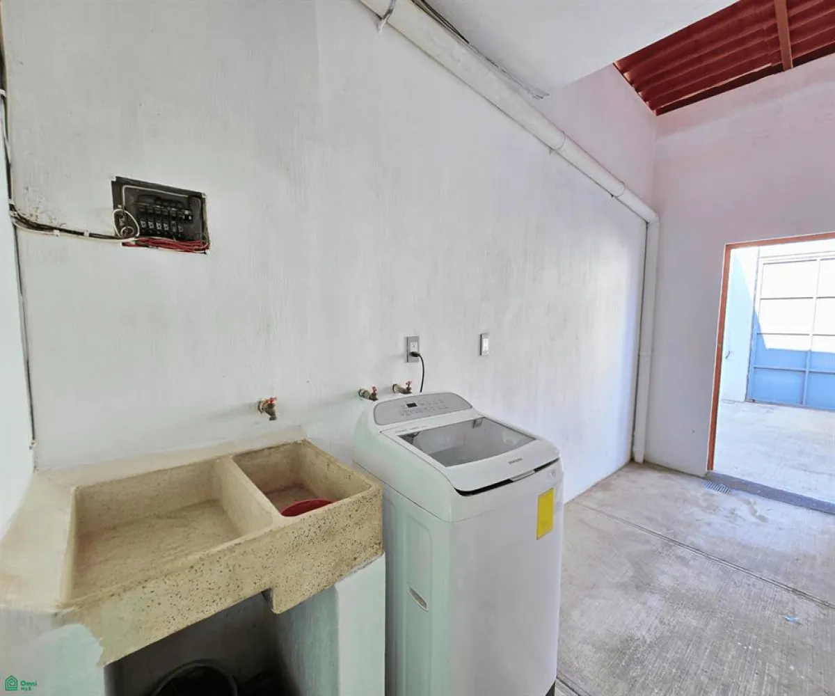 Casa En Venta,Las Redes,Avenida Los Lirios 17A, Chapala, Jalisco 45900, 3 Habitaciones,2 Baños,Avenida Los Lirios,MX26006045M