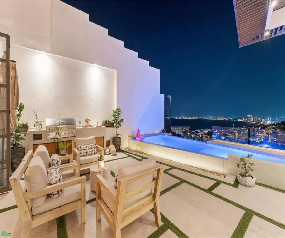 Casa En Venta,Amapas,Gardenias 277 C, Puerto Vallarta, Jalisco 48399, 4 Habitaciones,3 Baños,Gardenias,MX26006273M