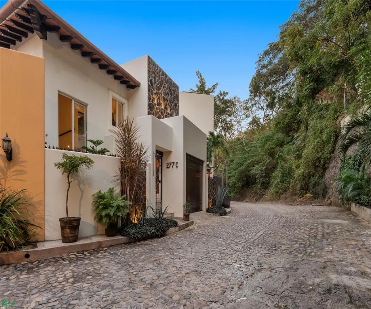 Casa En Venta,Amapas,Gardenias 277 C, Puerto Vallarta, Jalisco 48399, 4 Habitaciones,3 Baños,Gardenias,MX26006273M