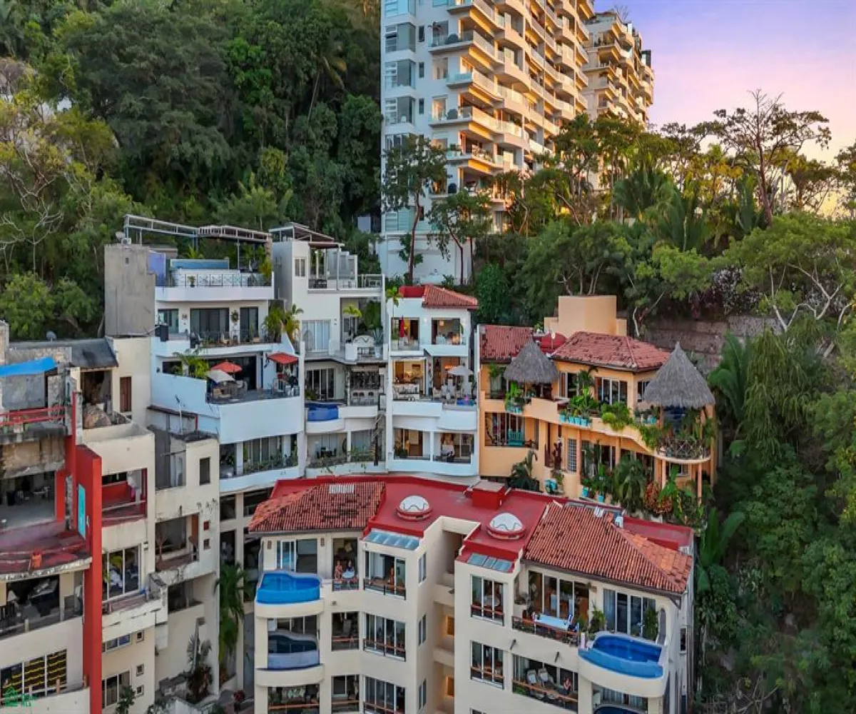 Casa En Venta,Amapas,Gardenias 277 C, Puerto Vallarta, Jalisco 48399, 4 Habitaciones,3 Baños,Gardenias,MX26006273M