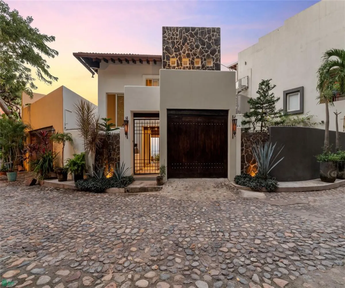 Casa En Venta,Amapas,Gardenias 277 C, Puerto Vallarta, Jalisco 48399, 4 Habitaciones,3 Baños,Gardenias,MX26006273M