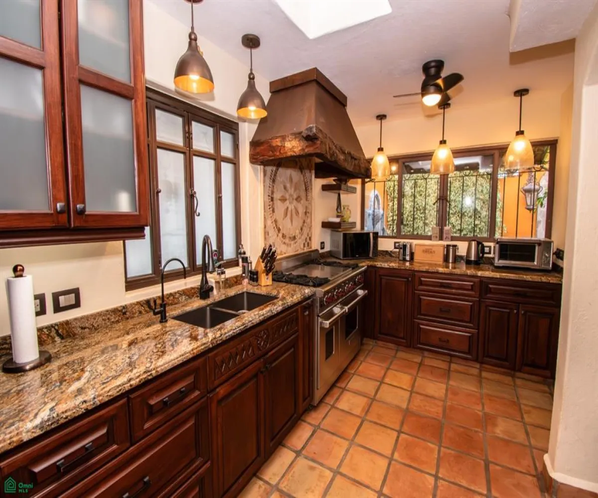 Casa En Venta,Lower Chula Vista, San Antonio Tlayacapan,Del Parque Poniente 146, Chapala, Jalisco 45900, 4 Habitaciones,5 Baños,Del Parque Poniente,MX26006892M