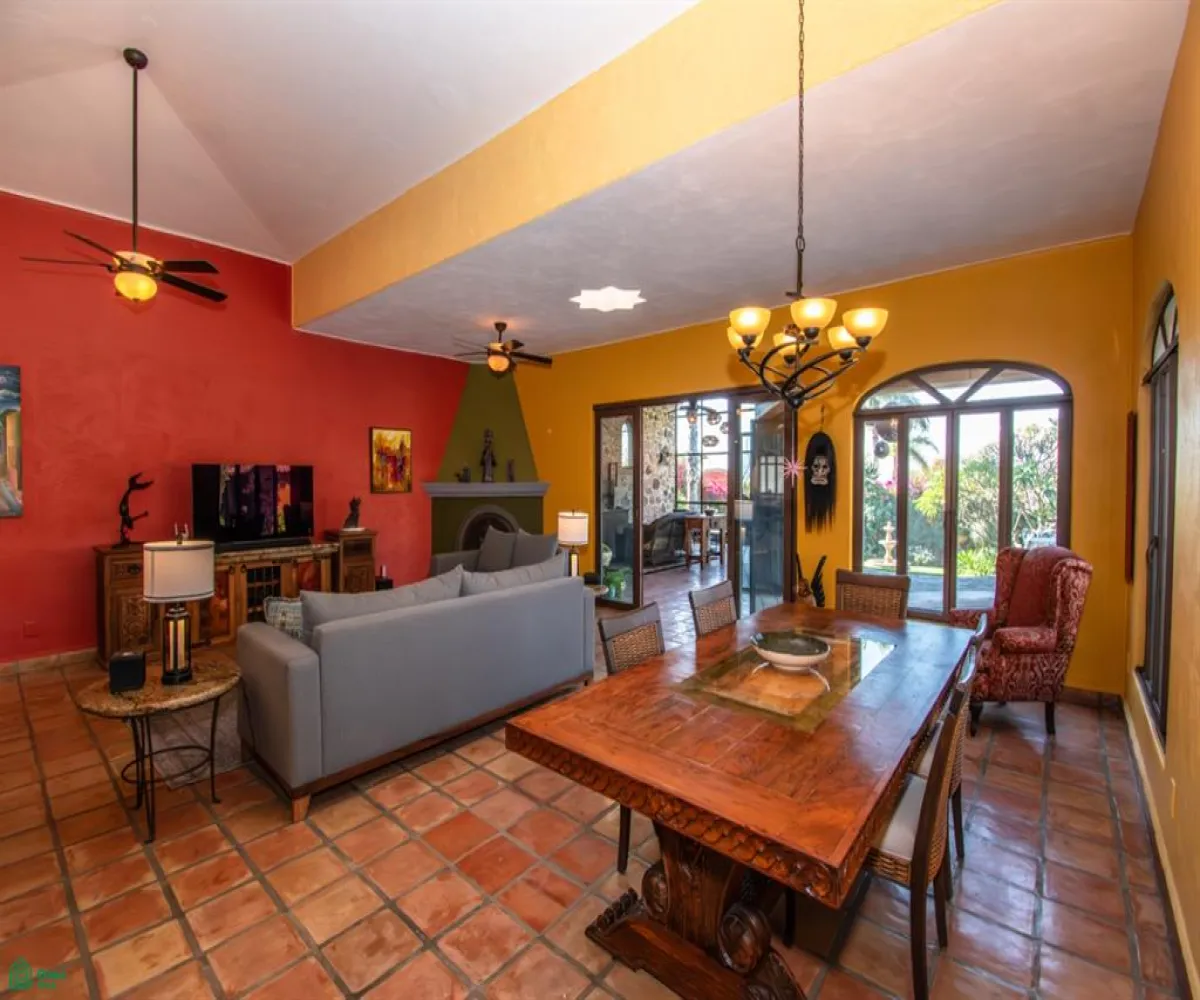 Casa En Venta,Lower Chula Vista, San Antonio Tlayacapan,Del Parque Poniente 146, Chapala, Jalisco 45900, 4 Habitaciones,5 Baños,Del Parque Poniente,MX26006892M