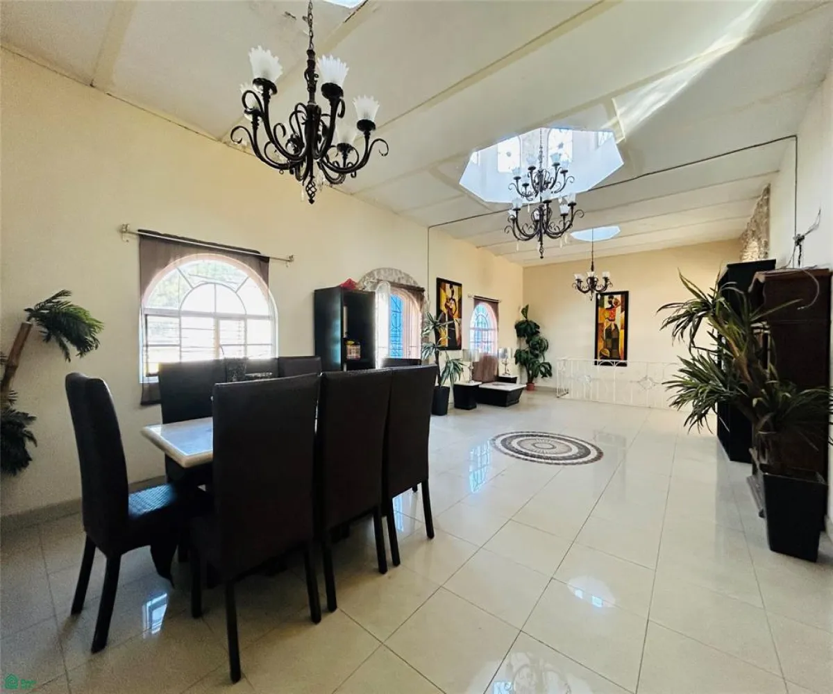 Departamento En Venta,Chapala Centro,Av Hidalgo 220, Chapala, Jalisco 45900, 18 Habitaciones,17 Baños,Av Hidalgo,2,MX26006948M