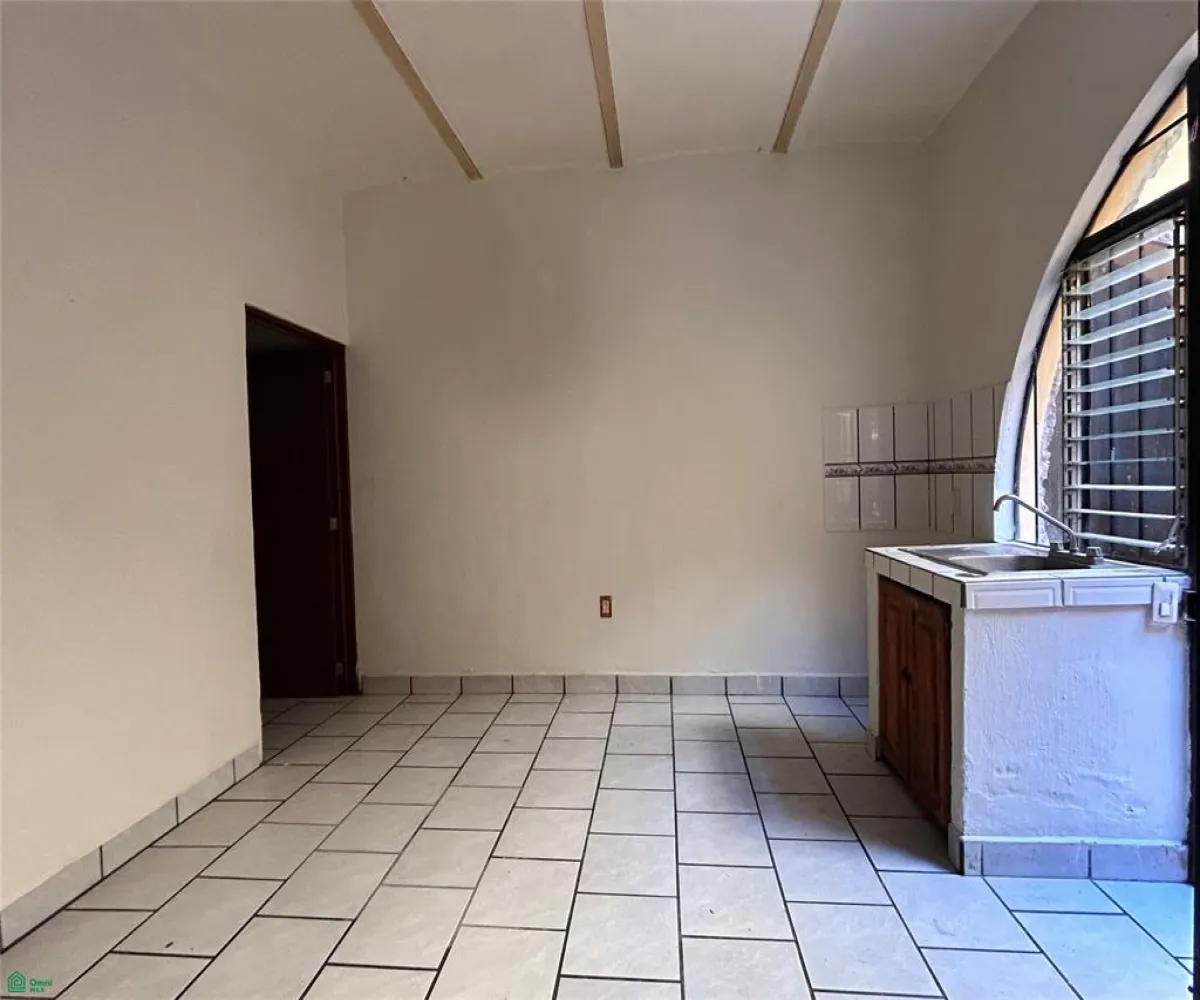 Departamento En Venta,Chapala Centro,Av Hidalgo 220, Chapala, Jalisco 45900, 18 Habitaciones,17 Baños,Av Hidalgo,2,MX26006948M