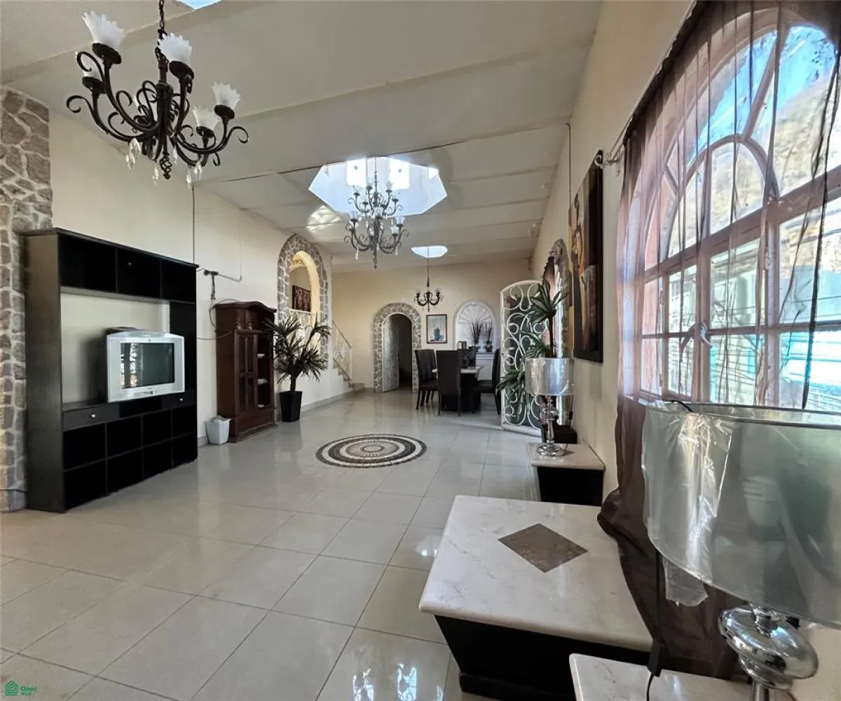 Departamento En Venta,Chapala Centro,Av Hidalgo 220, Chapala, Jalisco 45900, 18 Habitaciones,17 Baños,Av Hidalgo,2,MX26006948M