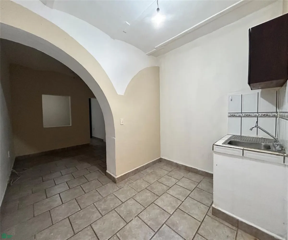 Departamento En Venta,Chapala Centro,Av Hidalgo 220, Chapala, Jalisco 45900, 18 Habitaciones,17 Baños,Av Hidalgo,2,MX26006948M