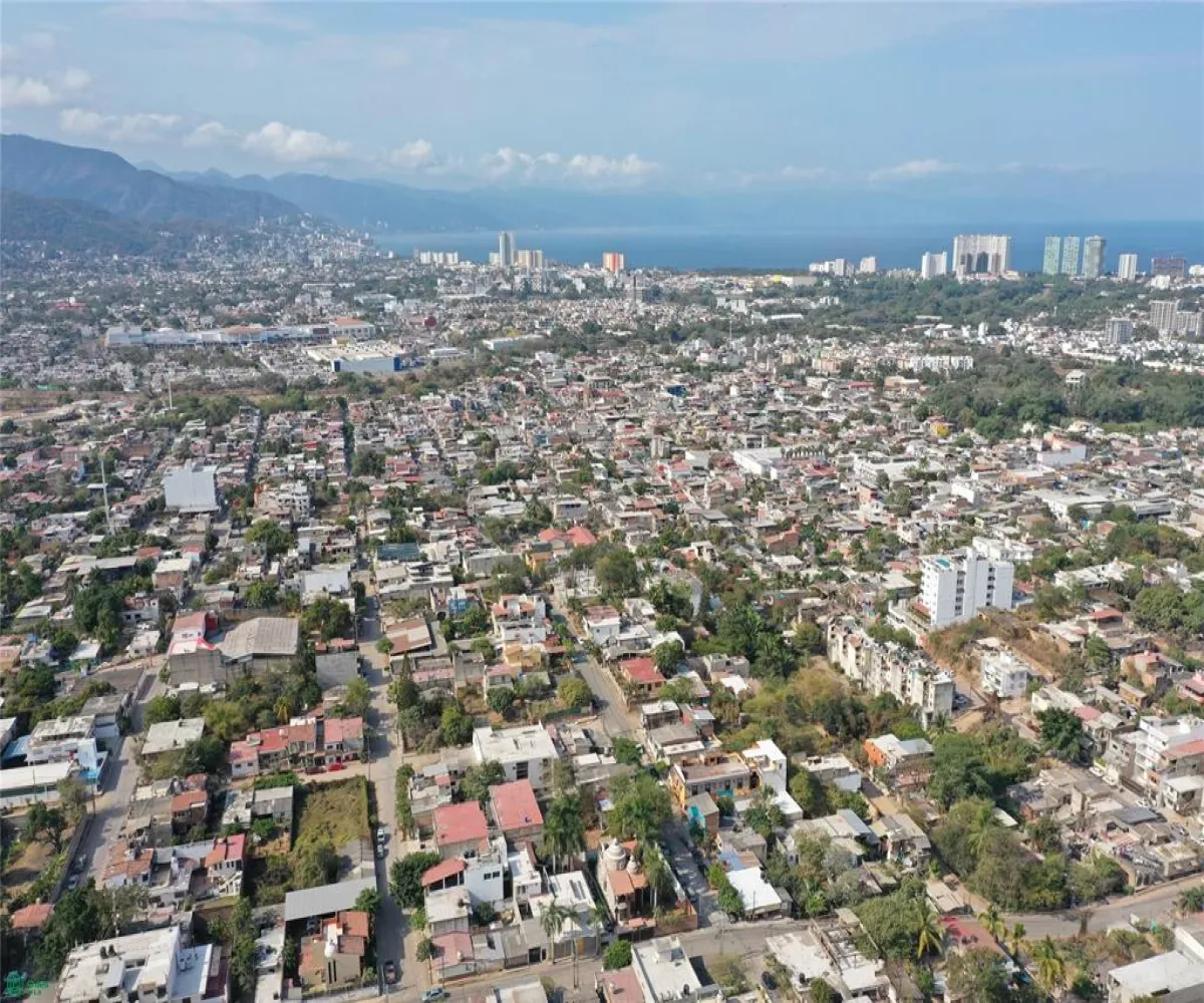 Casa En Venta,Coapinole,Francisco I Madero 314, Puerto Vallarta, Jalisco 48290, 2 Habitaciones,2 Baños,Francisco I Madero,MX26008156M