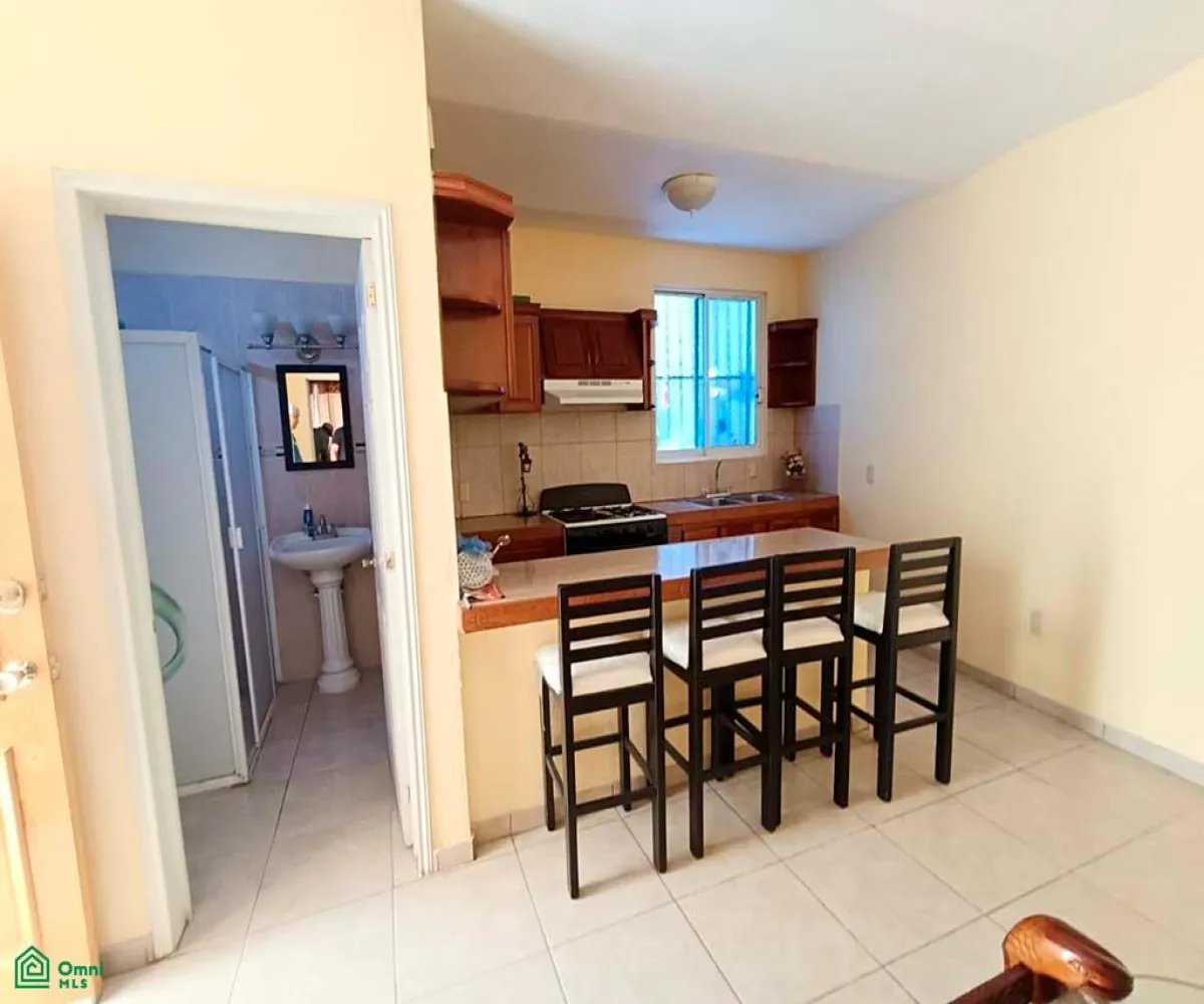 Departamento En Venta,Chapala Centro,Priv. Francisco I Madero 132-A, Chapala, Jalisco 45900, 1 Cuarto,1 Baño,Priv. Francisco I Madero,1,MX26008313M