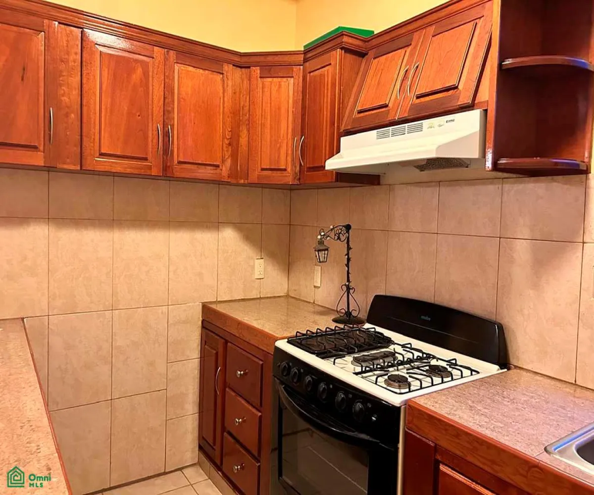 Departamento En Venta,Chapala Centro,Priv. Francisco I Madero 132-A, Chapala, Jalisco 45900, 1 Cuarto,1 Baño,Priv. Francisco I Madero,1,MX26008313M
