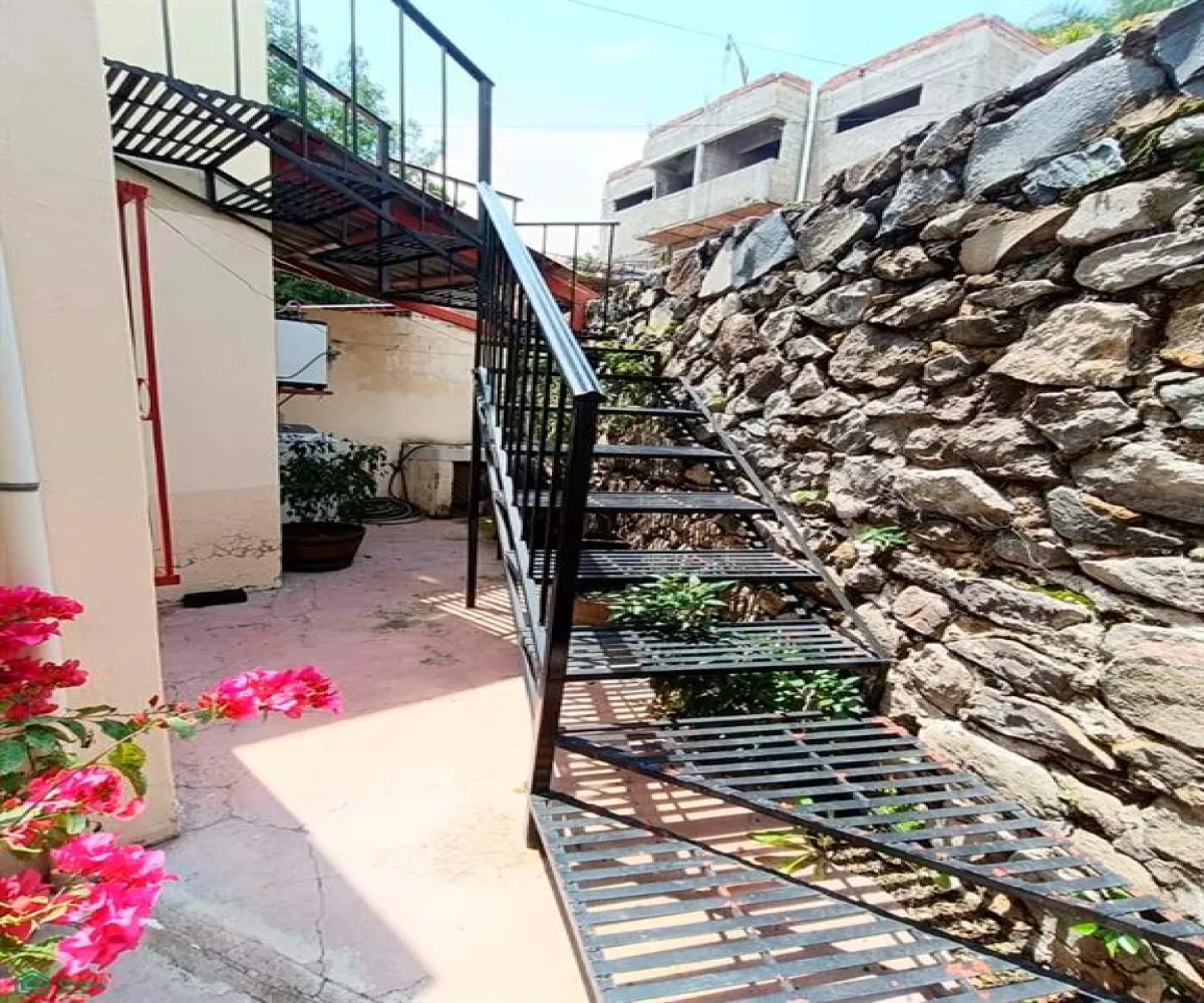 Departamento En Venta,Chapala Centro,Priv. Francisco I Madero 132-A, Chapala, Jalisco 45900, 1 Cuarto,1 Baño,Priv. Francisco I Madero,1,MX26008313M