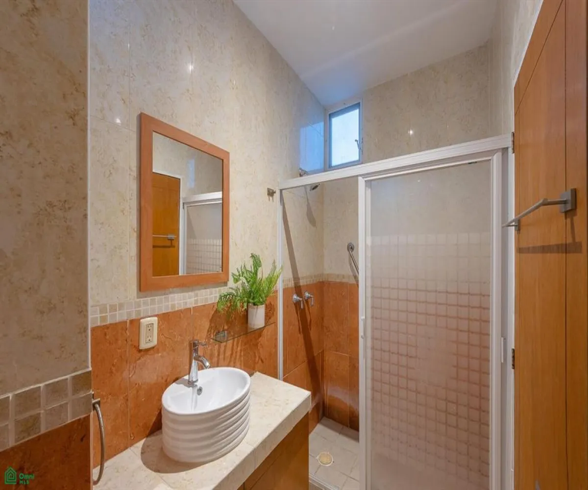 Casa En Venta,Residencial Fluvial Vallarta,LAGO SALADO 14, Puerto Vallarta, Jalisco 48312, 4 Habitaciones,3 Baños,LAGO SALADO,MX26008379M