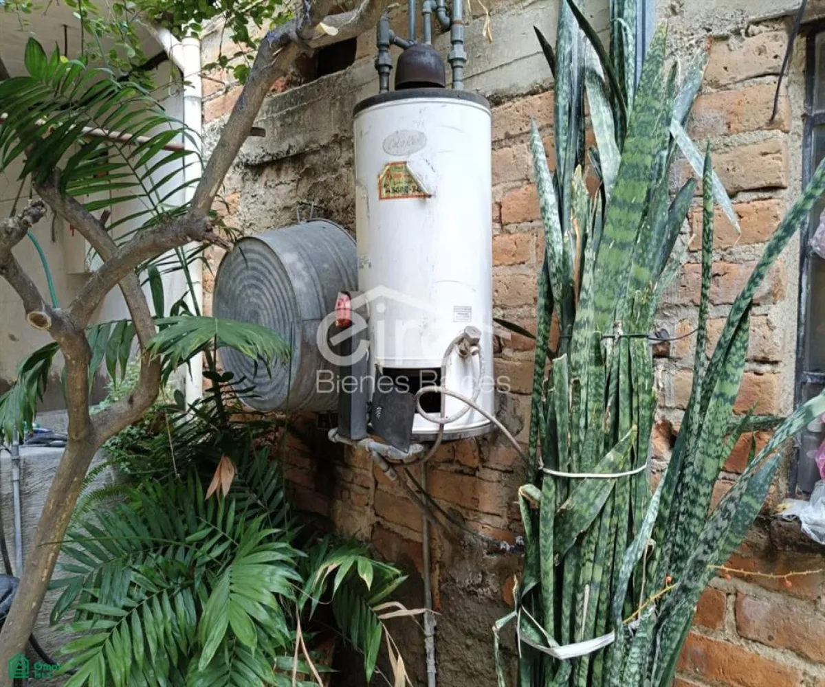 Casa En Venta,La paz,Tejedores 566, Guadalajara, Jalisco 44860, 10 Habitaciones,4 Baños,Tejedores,MX26008393M