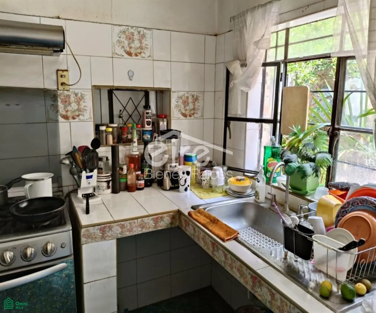 Casa En Venta,La paz,Tejedores 566, Guadalajara, Jalisco 44860, 10 Habitaciones,4 Baños,Tejedores,MX26008393M