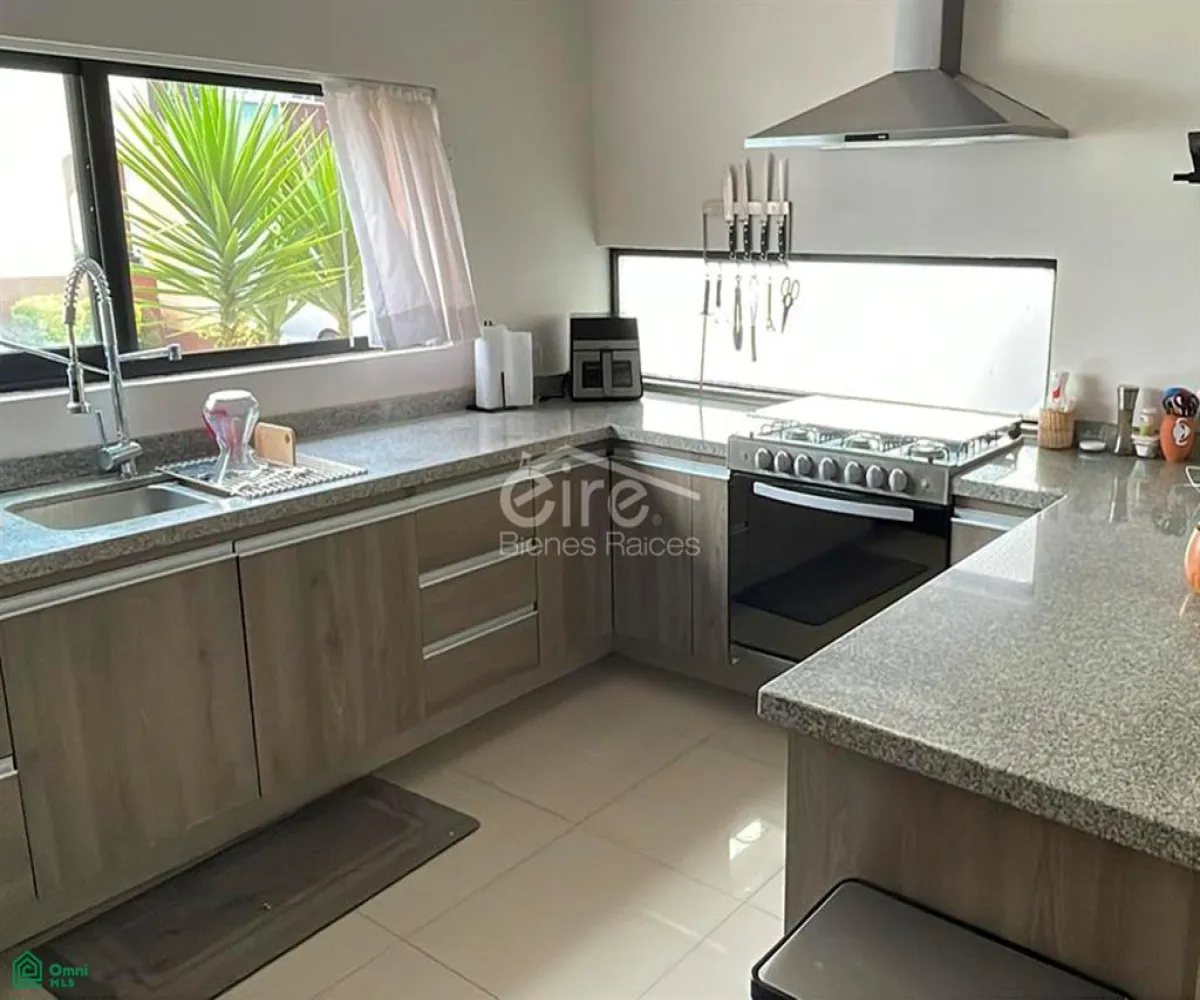 Casa En Venta,Senderos de la Aurora,Senderos de la Aurora 70, Tlajomulco de Zuniga, Jalisco 45645, 4 Habitaciones,3 Baños,Senderos de la Aurora,MX26008398M