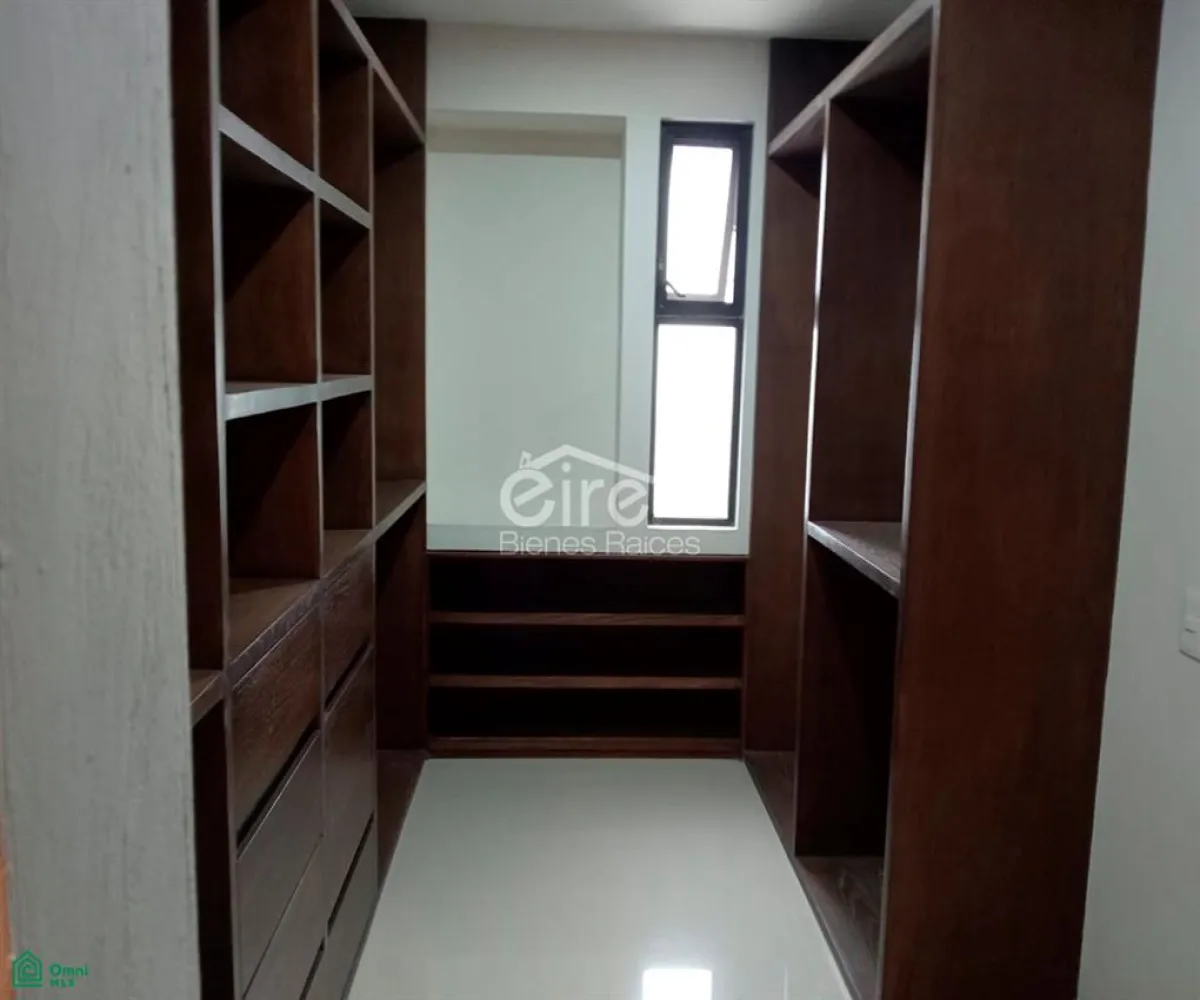 Casa En Venta,Av. Magallanes 1130, Tlajomulco de Zuniga, Jalisco 45600, 3 Habitaciones,4 Baños,Av. Magallanes,MX26008400M