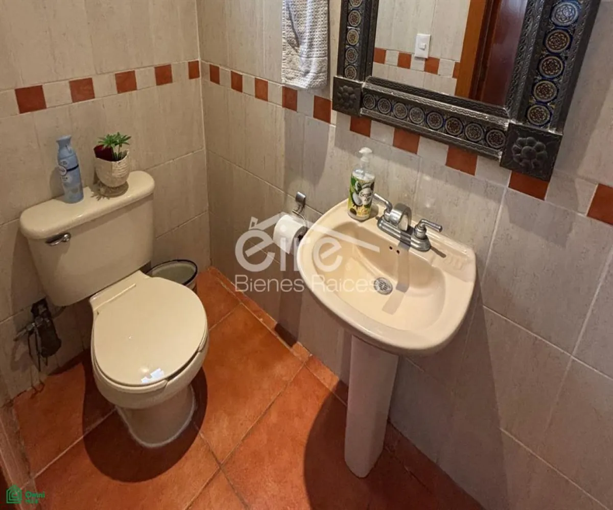 Casa En Venta,Balcones de la Calera,Av. Panoramica 30, Tlajomulco de Zuniga, Jalisco 45677, 5 Habitaciones,5 Baños,Av. Panoramica,MX26008402M