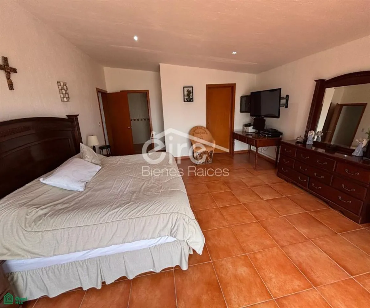 Casa En Venta,Balcones de la Calera,Av. Panoramica 30, Tlajomulco de Zuniga, Jalisco 45677, 5 Habitaciones,5 Baños,Av. Panoramica,MX26008402M