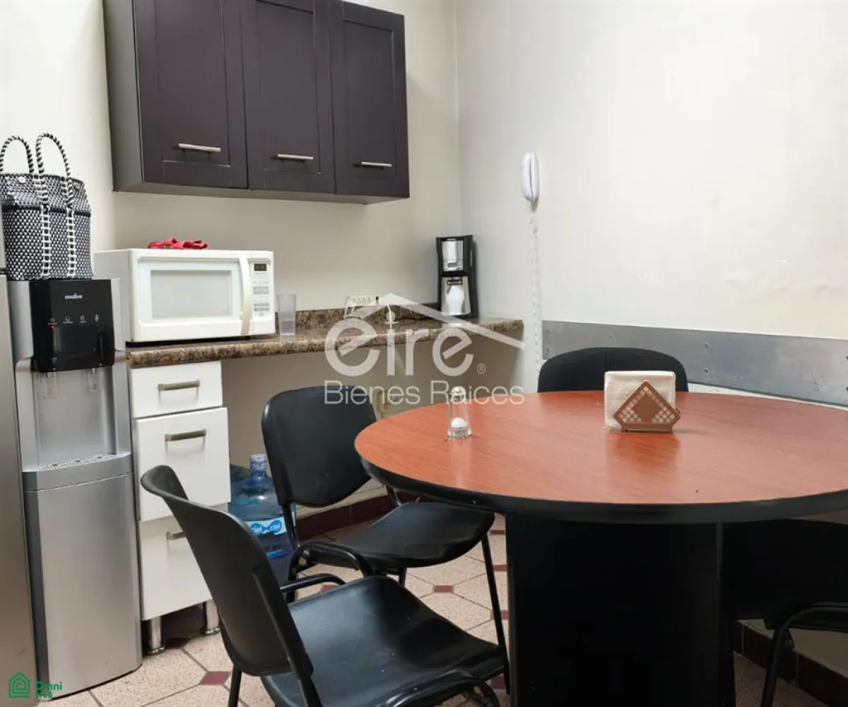 Casa En Venta,Italia Providencia,Amado Nervo 840 S/N, Guadalajara, Jalisco 44656, 4 Habitaciones,2 Baños,Amado Nervo 840,MX26008404M