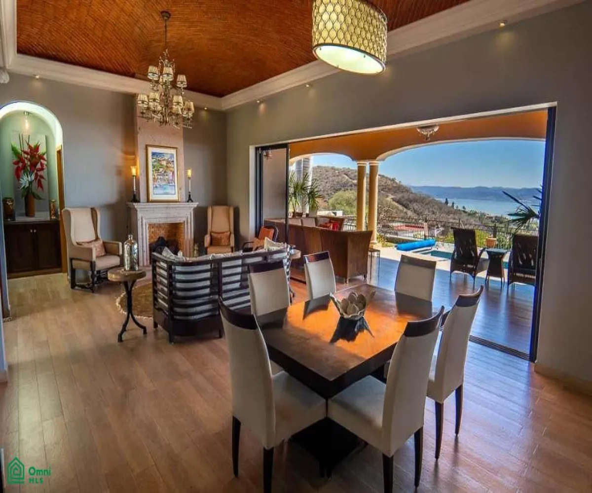 Casa En Venta,San Antonio Tlayacapan,Mazatlan 8, Chapala, Jalisco 45922, 3 Habitaciones,3 Baños,Mazatlan,MX26008415M