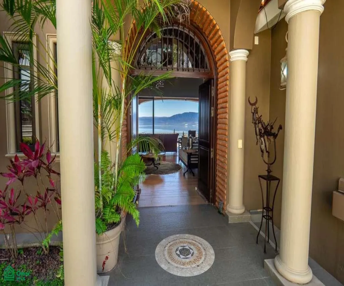 Casa En Venta,San Antonio Tlayacapan,Mazatlan 8, Chapala, Jalisco 45922, 3 Habitaciones,3 Baños,Mazatlan,MX26008415M