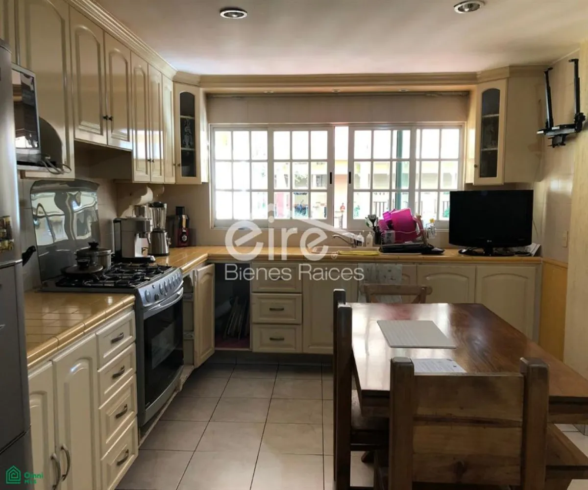 Casa En Venta,Providencia,C. Jesús García 2577, Guadalajara, Jalisco 44657, 5 Habitaciones,3 Baños,C. Jesús García,MX26008486M