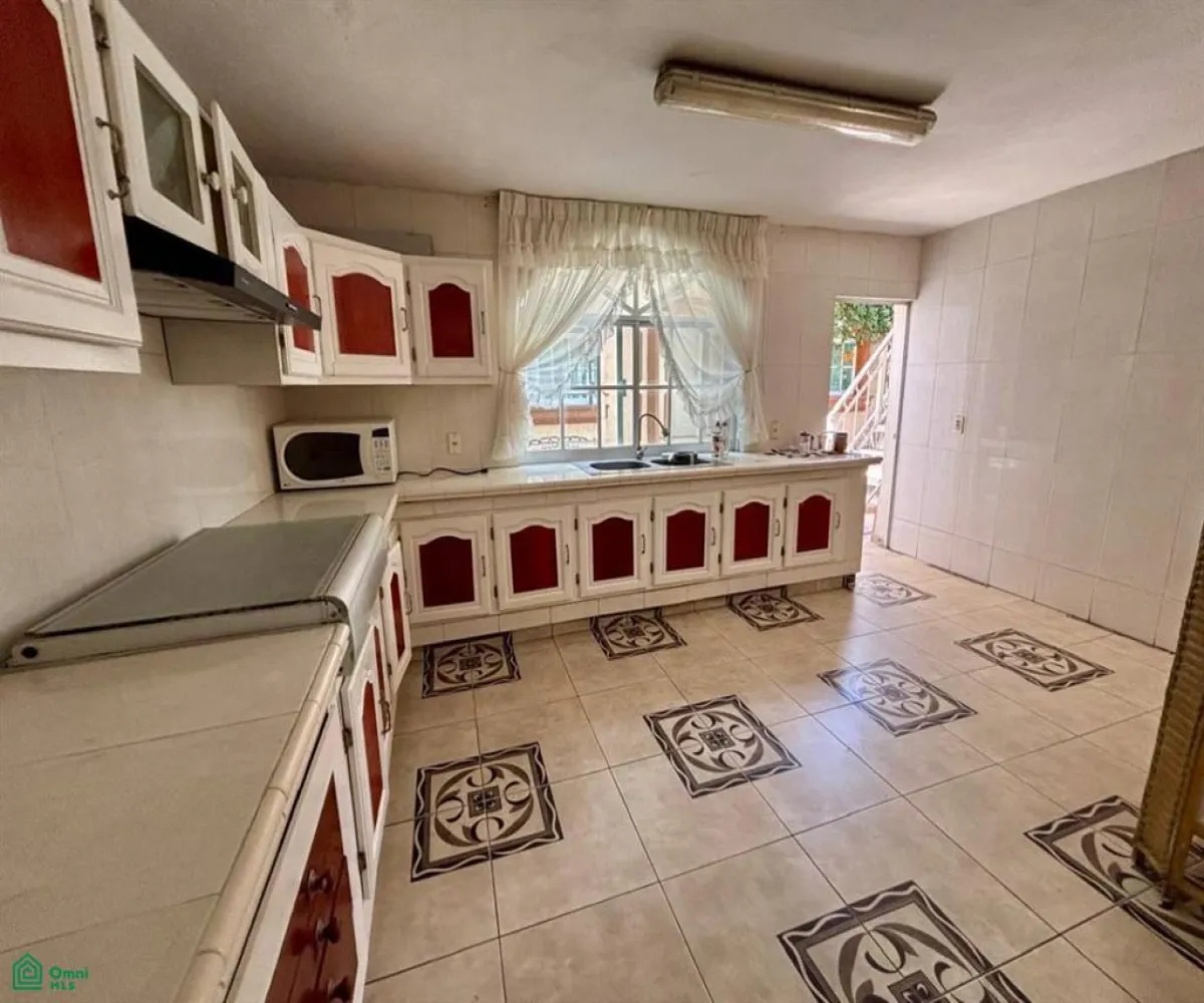 Casa En Renta,Jardines Vallarta,Honorato de Balzac 173, Zapopan, Jalisco 45027, 4 Habitaciones,Honorato de Balzac,2,MX261078095