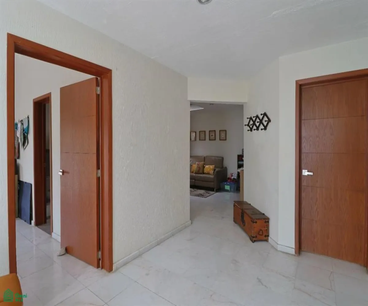 Casa En Venta,Villa Coral,Av de las Palmas 200, Zapopan, Jalisco 45169, 4 Habitaciones,5 Baños,Av de las Palmas,3,MX261080632