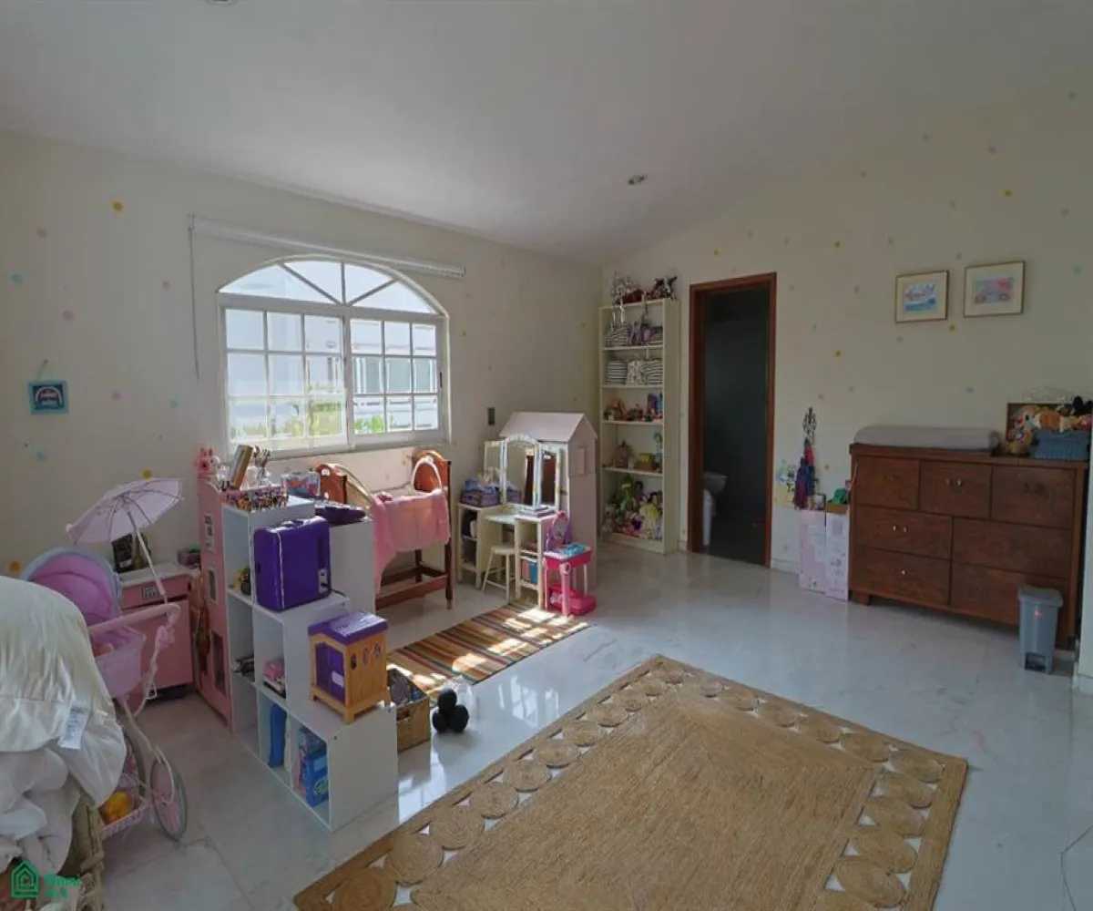 Casa En Venta,Villa Coral,Av de las Palmas 200, Zapopan, Jalisco 45169, 4 Habitaciones,5 Baños,Av de las Palmas,3,MX261080632