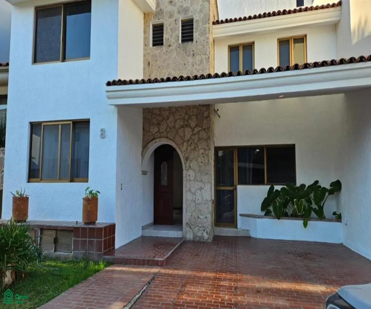Casa En Renta,Parque de La Castellana,Av. Central (Coto Andalucía) 1081 Int. 8, Zapopan, Jalisco 45117, 4 Habitaciones,3 Baños,Av. Central (Coto Andalucía),2,MX261082615